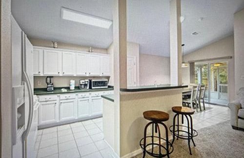 Pensacola House | Lil' Piece of Pensacola I Large Vacation Home I Gulf Coast I Florida