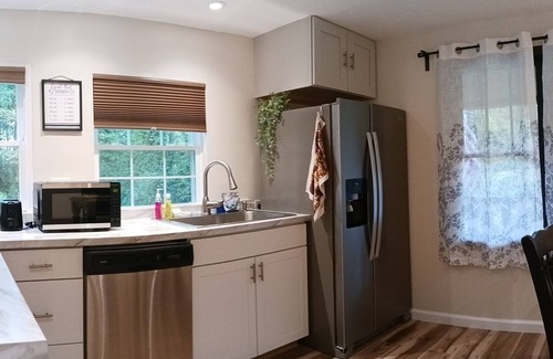 Ellijay Cabin | Lil' Ranch: Smoke-free, Pet-free rental, 2 mi to downtown. Easy to find/access.