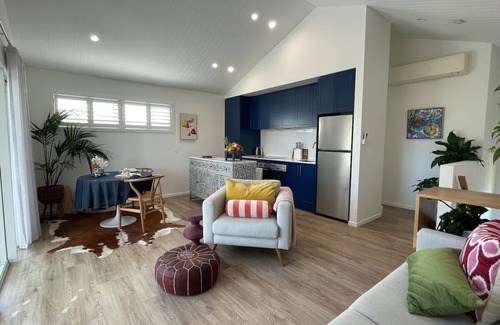 Mudjimba Apartment | Lil Sass on Sassifras - stylish one bedroom apartment, walk to beach