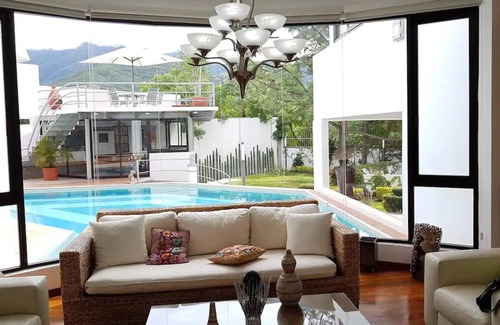 Oaxaca Villa | Lila Villa Mins from Historic Oaxaca