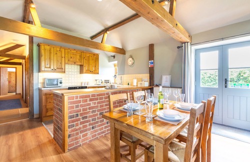 Irstead House | Lilac Barn - Two Bedroom House, Sleeps 4