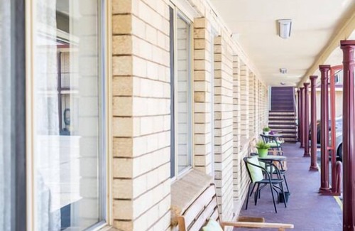 Goulburn Bed & Breakfast | Lilac City Motor Inn Deluxe Twin Room 29