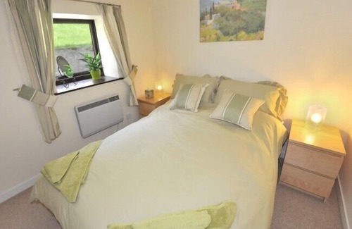 Inverness Cottage | LILAC COTTAGE, family friendly, with a garden in Munlochy