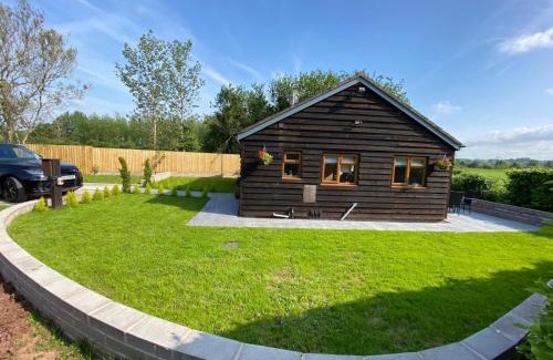 Leominster House | Lilac Cottage