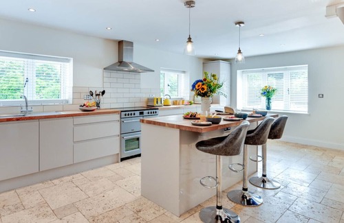 Irstead House | Lilac Cottage - Six Bedroom House, Sleeps 12