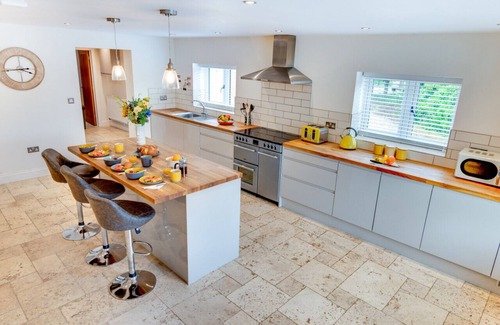 Irstead House | Lilac Cottage - Six Bedroom House, Sleeps 12