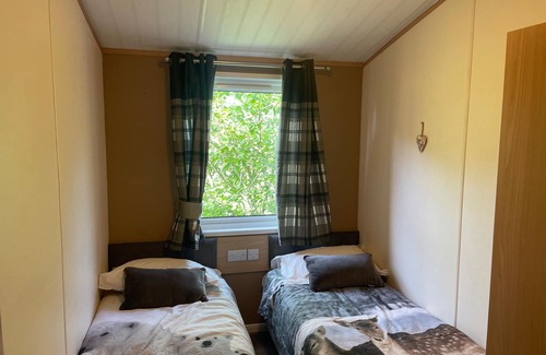 Blubberhouses Cabin | Lilac Lodge Retreat for 6, Set in One Acre of Land