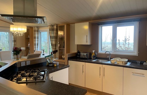 Blubberhouses Cabin | Lilac Lodge Retreat for 6, Set in One Acre of Land