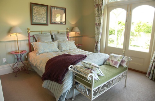 Strowan Bed & Breakfast | Lilac Rose Boutique Bed and Breakfast