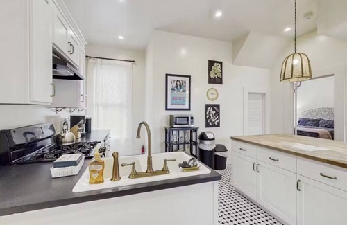 Old Town Eureka Apartment | Lilac Victorian Downstairs-Spacious Water-View Apartment in Historic Old Town