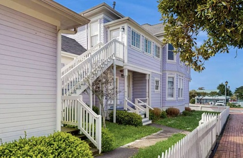 Old Town Eureka Apartment | Lilac Victorian Upstairs-Water-View Retreat in the Heart of Old Town