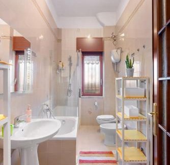 Santa Maria la Carita Apartment | LilaHome: Pompei, accogliente appartamento con posto auto.