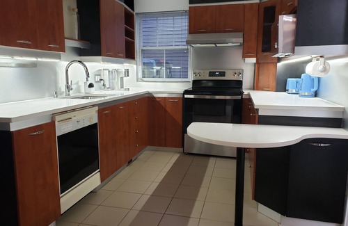 Chicoutimi House | LiLi Rose, entire house, 4 bedrooms, 2 bathrooms, downtown