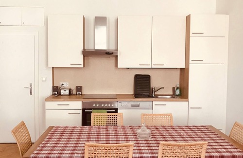 Graz City Centre Apartment | Lilians modern apartment in historical city center