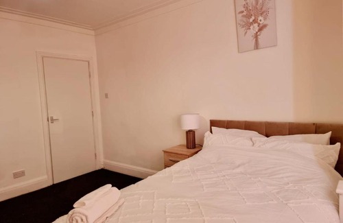 Doncaster Cabin | Lilies Lodge