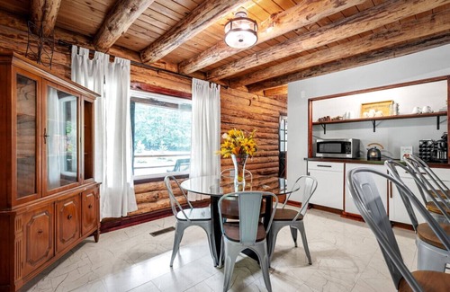 Macon Cabin | Lilla’s Cozy Cabin: Where Comfort Meets Fun!