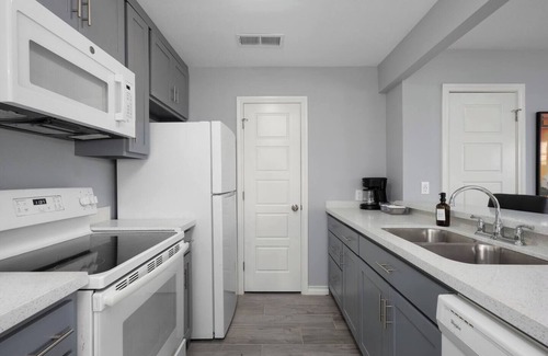 Brownsville Condo | Lillian Ellie's by the Mall