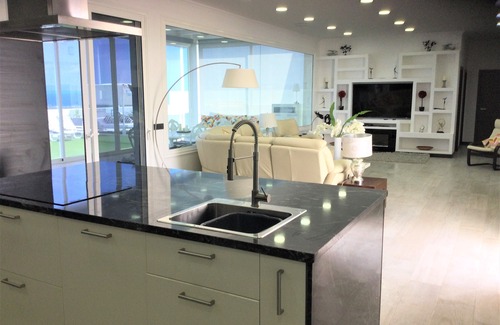 Costa Teguise Villa | Lillos- 3 bed/3 bath pool/hot tub sea views on the golf estate, Costa Teguise