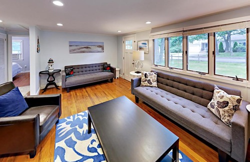 Dennis House | Lilly Pond Place