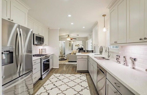 Bellaire House | Lilly's maison #3 Medical Center Cottage