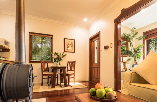 Balmoral Ridge Bed & Breakfast | Lillypilly's Cottages & Day Spa