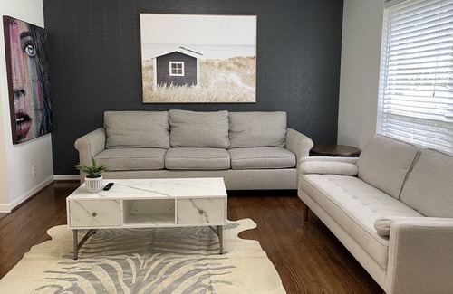 Houston House | Lilly’s Maison #4- Medical Center, NRG, Galleria retreat