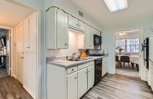 Mill Creek Estates House | Lilly’s Retreat – Relaxing Arlington Getaway Near Stadiums & Parks