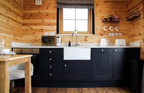 St Harmon Cabin | Lily - a shepherds hut that sleeps 3 guests in 1 bedroom