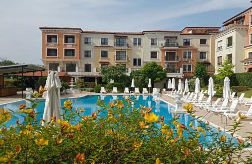 Sozopol Apartment | Lily Beach Resort - sunrise over the sea - Sozopol