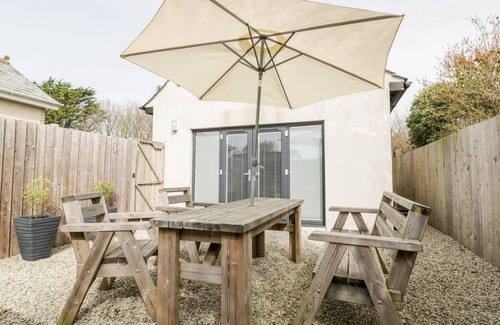 Camelford Cottage | Lily Cottage