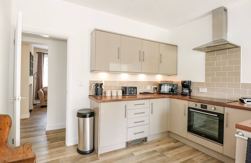 Denver Cottage | LILY COTTAGE, pet friendly, with a garden in Denver