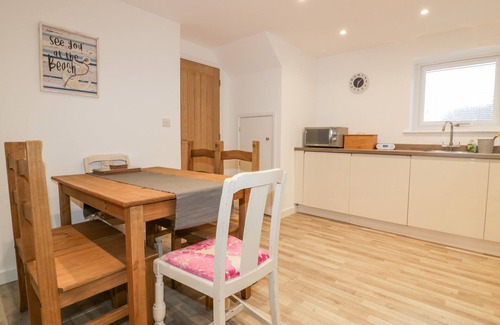 Camelford Cottage | LILY COTTAGE, pet friendly, with a garden in Camelford