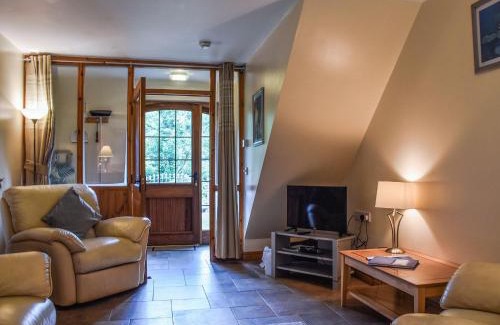 Baglan House | Lily Cottage - Uk40101