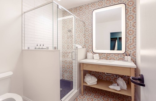 Old East Hill Hotel | Lily Hall- A Boutique Hotel