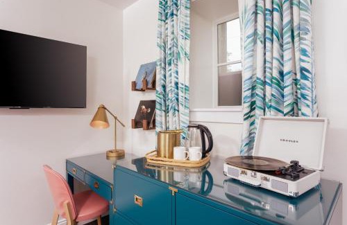 Old East Hill Hotel | Lily Hall-A Boutique Hotel
