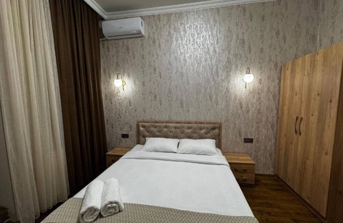 Kutaisi Bed & Breakfast | Lily House : Queen Room