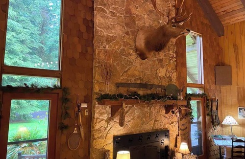Forks Apartment | Lily Lodge Room near Olympic National Park