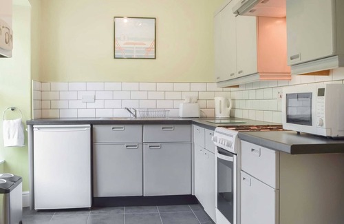 Llanfynydd Cottage | Lily of the Valley - UK47133