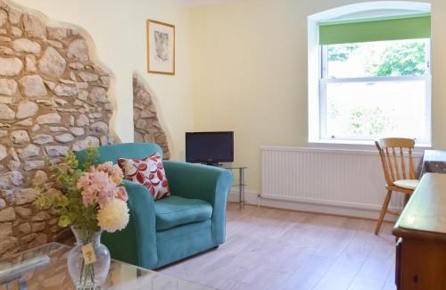 Llanfynydd House | Lily Of The Valley - Uk47133