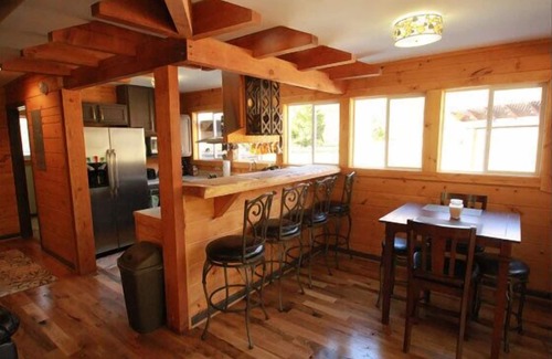 Hood House | Lily Pad | 3 Bed, 2 Bath