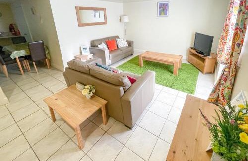 Nassington House | Lily Pad 8 - Uk43918