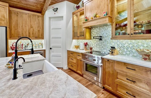 Donnelly Apartment | Lily Pad Lodge .