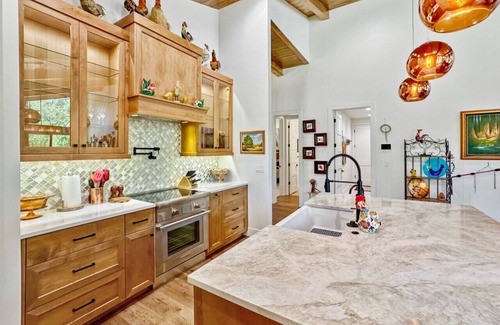Donnelly Apartment | Lily Pad Lodge .