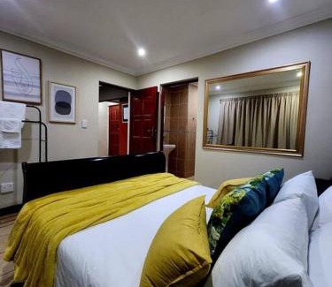 Die Wilgers Villa | Lily Rest Garden Cottage