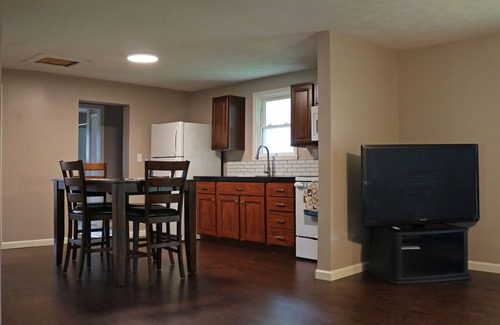 North Central Omaha Cottage | Lily's Cozy Cottage, a quiet corner to unwind, and 20 minutes to everything.
