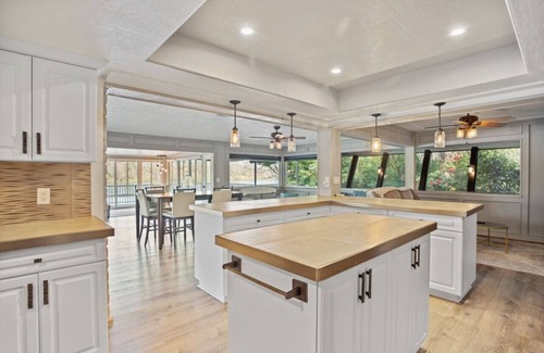 Girvan House | Lily`s River Retreat Anderson