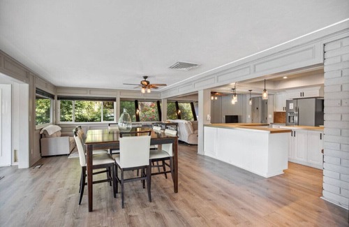 Girvan House | Lily`s River Retreat Anderson