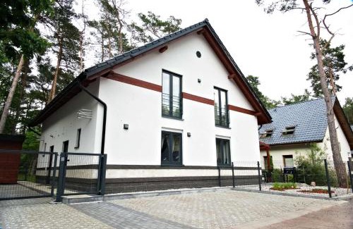 Lukecin House | Lily - Sunny Flowers Apartments