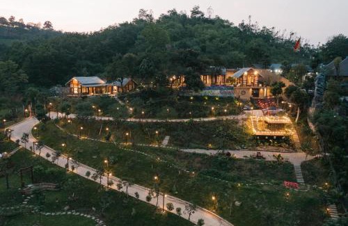 Thach That Villa | Lily’s Home & Retreat - Venue Travel