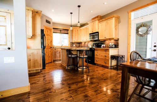 East Kootenay House | Lily’s Nighean - 4 bdr 4 bathroom Custom Home Mountain Retreat
